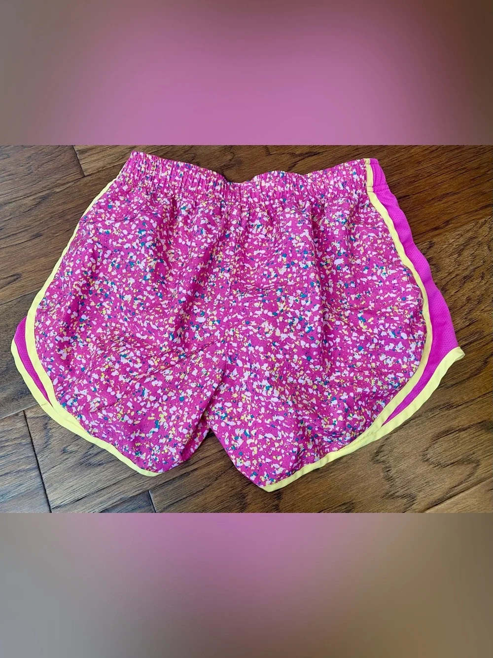 Nike Dri Fit Women’s Size Small w/ Attached Briefs Pink Athletic Running‎ Shorts